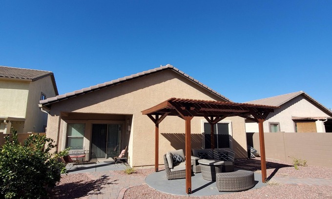 Cortaro House | Charming Patio Home with Pool & Breakfast in N. Tucson
