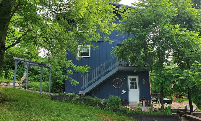 Bath Cottage | Charming Streamside Cottage Near Oxford & Hamilton, OH