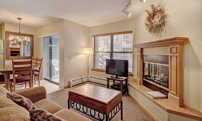 Historic District Condo | Enchanting Studio Steps from Snowy Fun in Breck