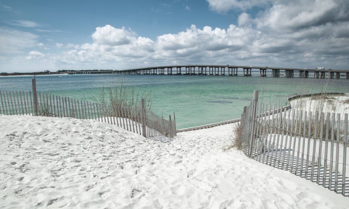 Fort Walton Beach Cottage | Charming Studio with Ocean View in Downtown Fort Walton Beach