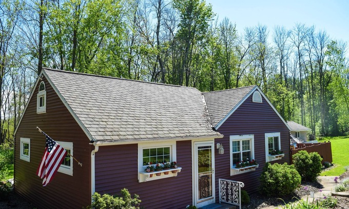 Hilton Cottage | Tranquil Cottage Retreat by Lake Ontario - Top Rated Stay