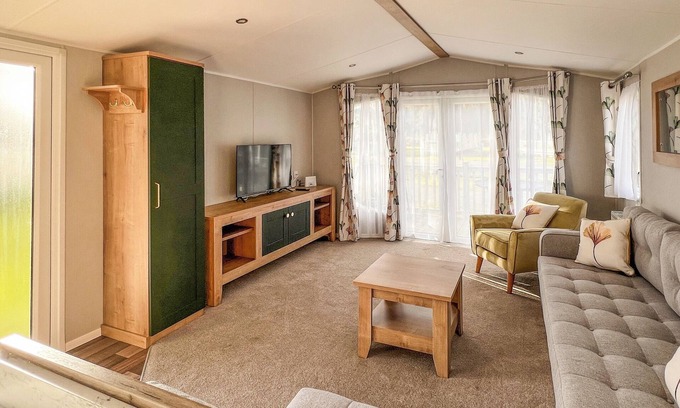 Chester House | Quality 12ft-wide caravan with one double and one twin.