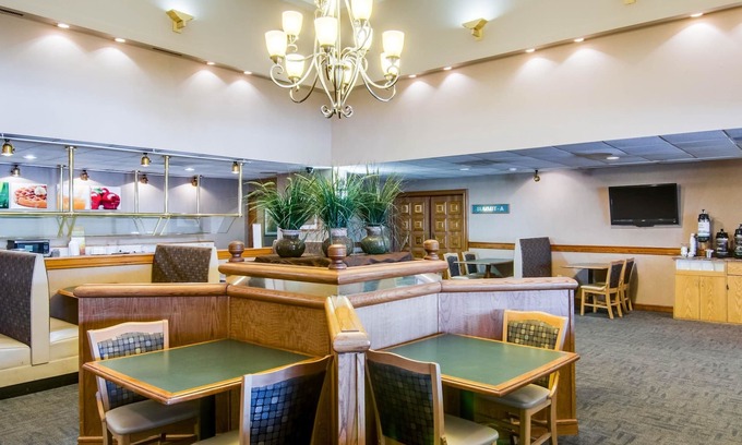 Bluefield Hotel | Comfortable Stay at Quality Hotel and Conference Center
