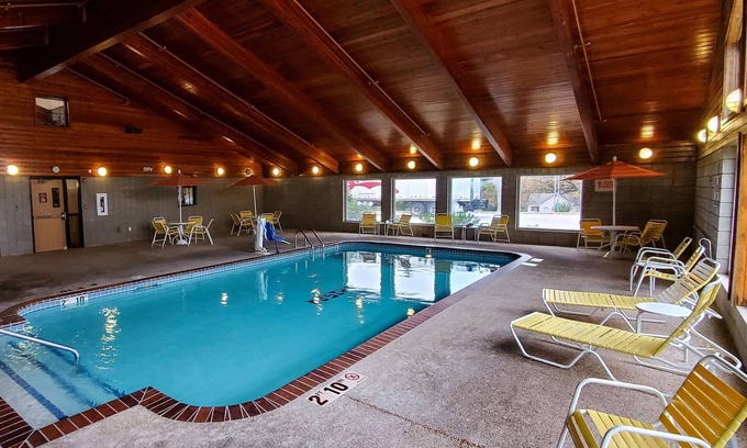 Atchison Hotel | Eco-Friendly Quality Inn Atchison with Pool & Spa Amenities