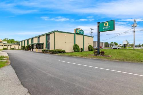 Bangor Hotel | Comfortable Bangor Suites Airport Hotel with Ocean View