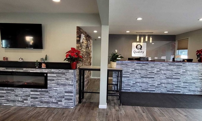 Bishop Hotel | Discover Quality Inn Bishop: Family-Friendly with Pool Access