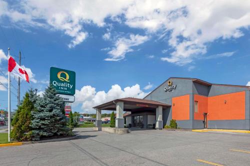 Peterborough Hotel | Quality Inn: Family-Friendly Stay with Great Amenities
