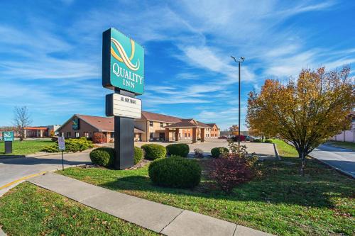 Carbondale Hotel | Convenient Quality Inn Carbondale Near University & Pets Welcome