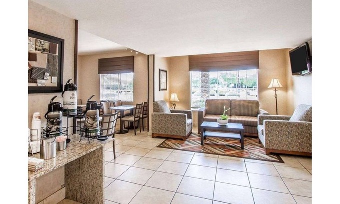 Chandler Resort | Family-Friendly Quality Inn Chandler: Comfort and Convenience