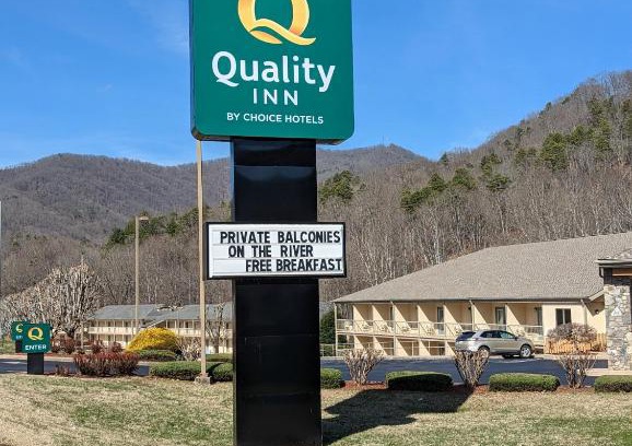 Cherokee Hotel | Quality Inn: Family-Friendly Oceanfront Escape Awaits