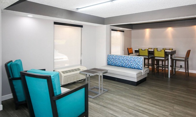 Clinton Hotel | Convenient Quality Inn Clinton with Pool and Spa Amenities