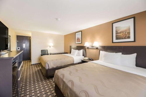 Clovis Hotel | Pet-Friendly Quality Inn Clovis with Pool & Family Amenities