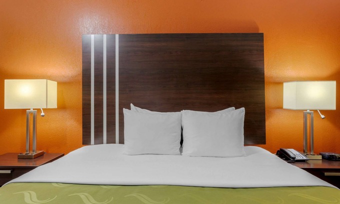 Summit Station Hotel | Comfortable Stay at Quality Inn Columbus - Family Friendly