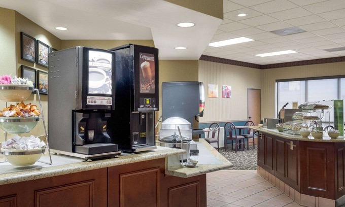 Columbus Hotel | Comfortable Quality Inn Columbus with Family-Friendly Amenities