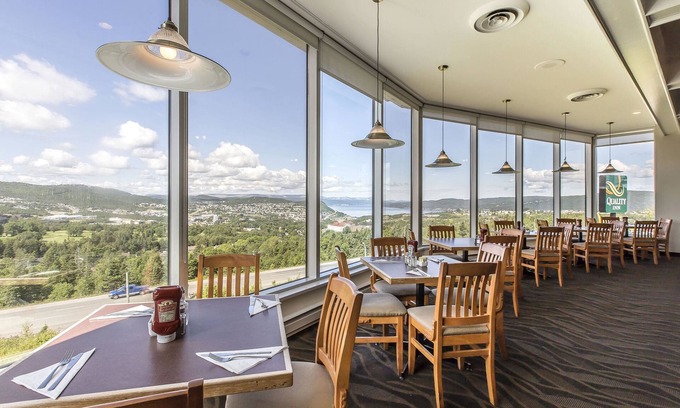 Corner Brook Hotel | Inviting Quality Inn Corner Brook with Family-Friendly Amenities