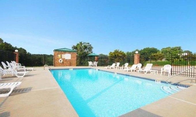 Dahlonega Hotel | Comfortable Stay at Quality Inn Dahlonega near University