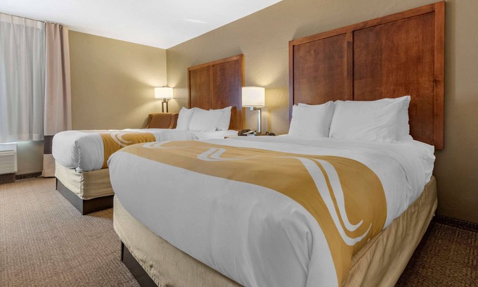 Dover Hotel | Quality Inn: Top-Rated Stay with Pool & Breakfast Options