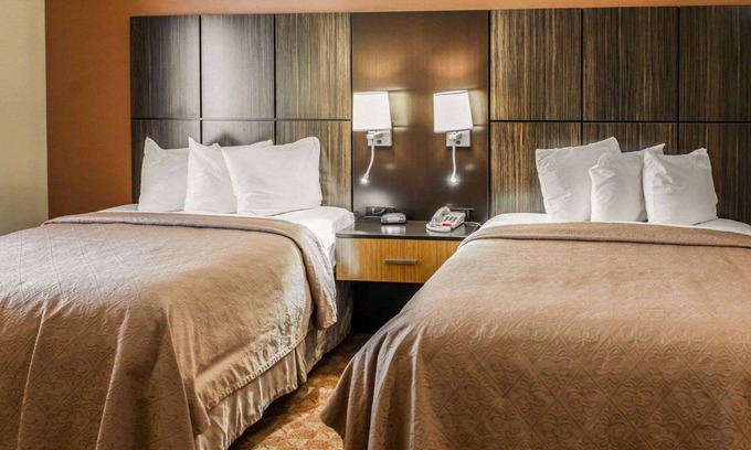 Franklin Hotel | Convenient Quality Inn Franklin I-65 with Pool and Breakfast