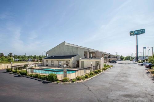 Gaffney Hotel | Pet-Friendly Quality Inn Gaffney I-85 with Pool & Breakfast