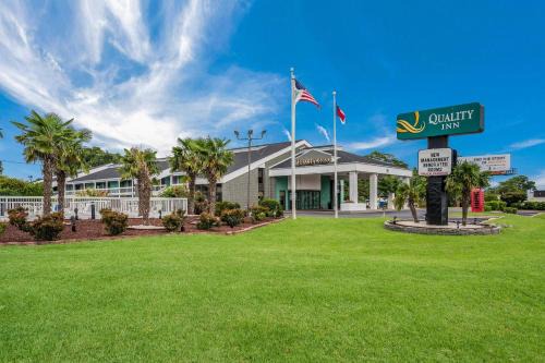 Greenville Hotel | Convenient Quality Inn Greenville Near University with Pool