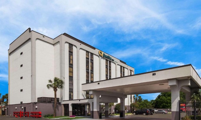 North Shore Hotel | Welcoming Inns in Houston, TX with Breakfast & Accessibility