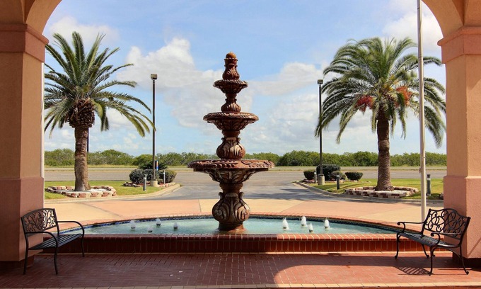 Ingleside Hotel | Discover Quality Inn Ingleside: Family-Friendly Amenities Await