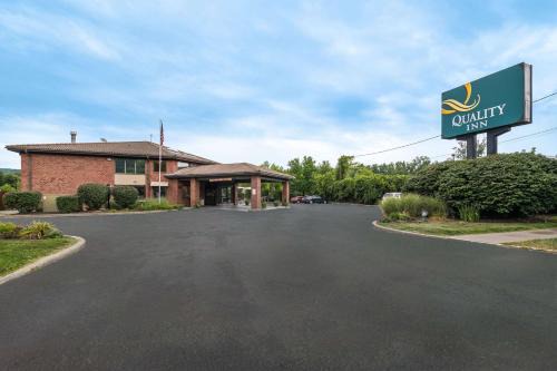 Ithaca Hotel | Comfortable Stay at Quality Inn Ithaca - University Area