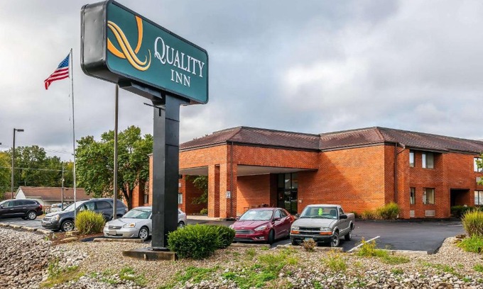 Jackson Hotel | Comfortable Quality Inn with Breakfast and Hot Tub