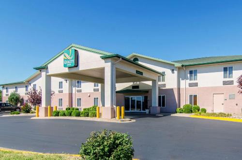 Junction City Hotel | Pet-Friendly Quality Inn Junction City with Pool & Breakfast