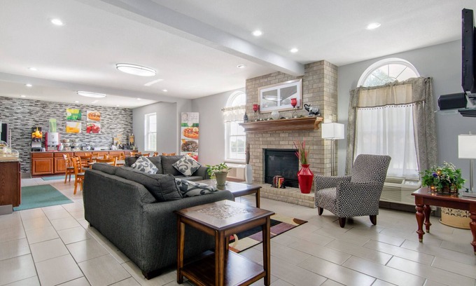 Kearney Hotel | Comfortable Stay at Quality Inn Kearney - Family Friendly