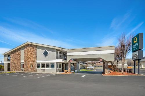 Klamath Falls Hotel | Pet-Friendly Quality Inn Klamath Falls - Gateway to Crater Lake