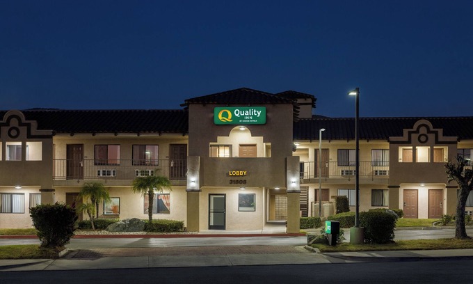 Lake Elsinore Hotel | Experience Quality Inn Lake Elsinore with Pool & Breakfast