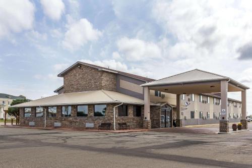 Lamar Hotel | Pet-Friendly Stay at Quality Inn with Family Amenities