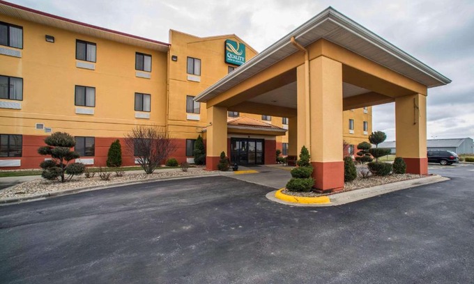 Litchfield Hotel | Explore Quality Inn Litchfield Route 66: Pet-Friendly Stay