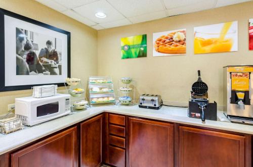 Lynchburg Hotel | Pet-Friendly Quality Inn Lynchburg near University