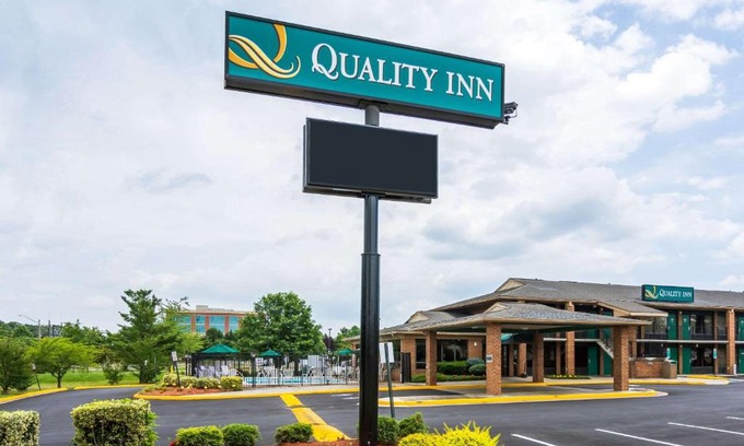 Lakeview Hotel | Budget-Friendly Quality Inn Manassas with Accessibility Features