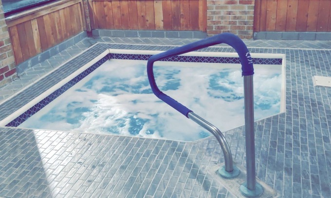 Marshall Hotel | Relaxing Quality Inn Marshall with Pool & Spa Amenities
