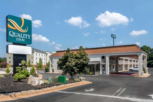 McDonough Hotel | Convenient Quality Inn McDonough with Pet-Friendly Amenities