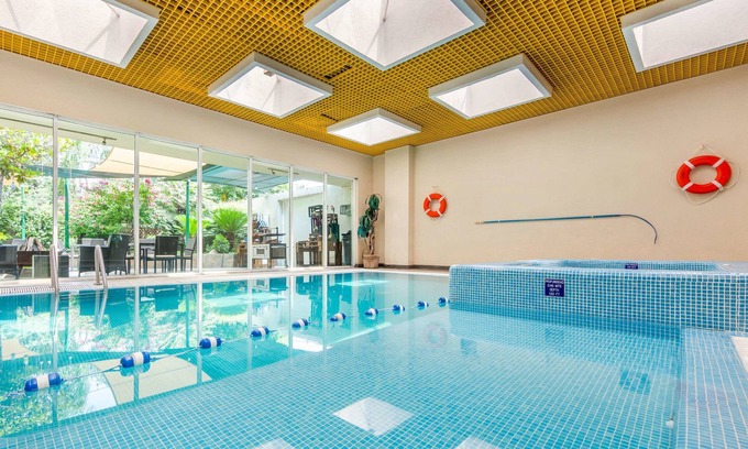 Guadalupe Hotel | Discover Quality Inn Monterrey La Fe: Pool & Spa Retreat