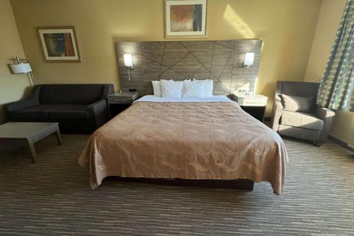 Forsyth Hotel | Convenient Quality Inn near I-72 with Ocean View Amenities