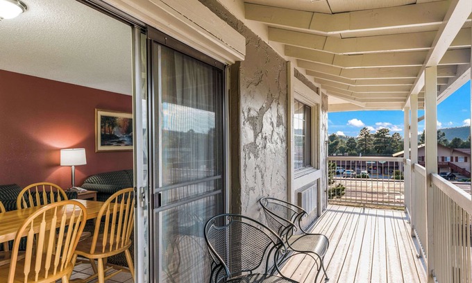 Payson Hotel | Comfortable Quality Inn Payson with Spa and Family Amenities