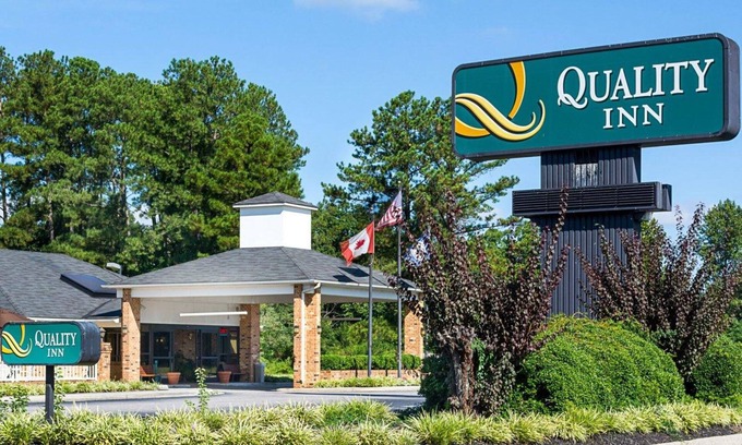 Petersburg Hotel | Convenient Stay at Quality Inn Petersburg Near Fort Gregg-Adams