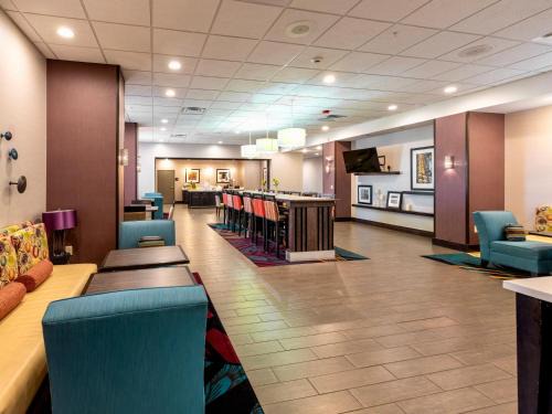 Pratt Hotel | Inviting Flag Point Inn and Suites with Ocean View Amenities