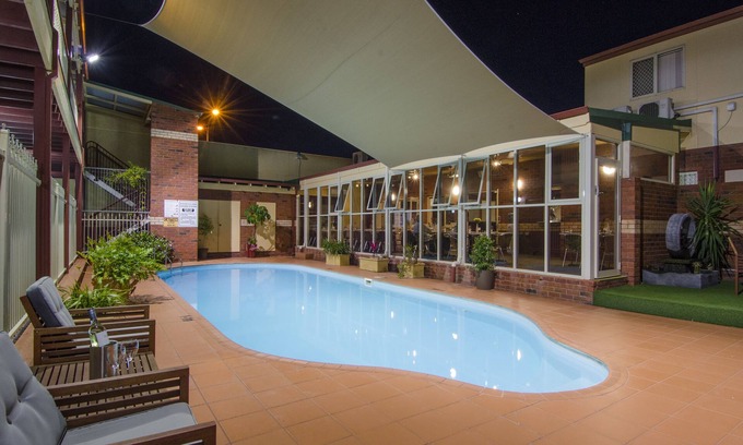Kalgoorlie Hotel | Quality Inn Railway: Family-Friendly Stay with Pool & Dining