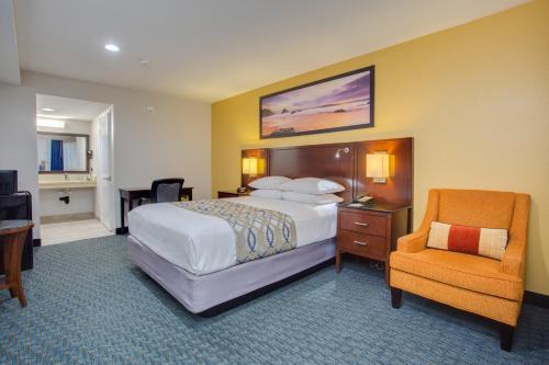 Lincoln Acres Hotel | Relaxing Oceanfront Retreat at SureStay Plus Chula Vista