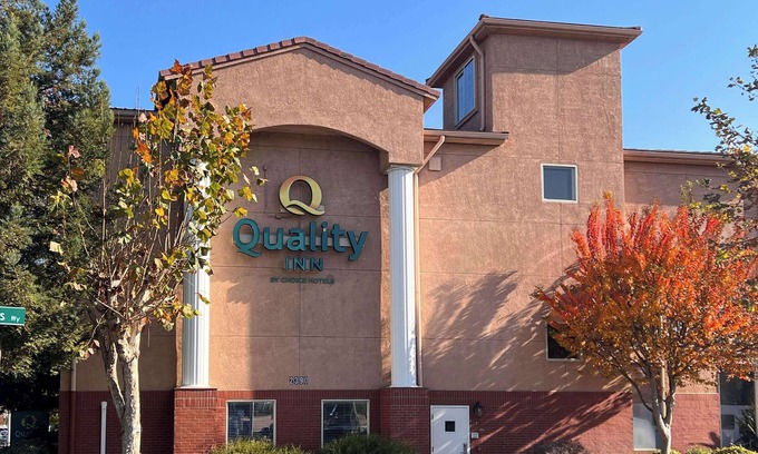 North San Jose Hotel | Stylish Quality Inn Near San Jose Airport with Great Amenities