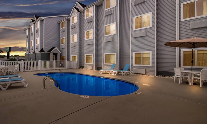 Shallotte Hotel | Discover SureStay Hotel by Best Western in Shallotte