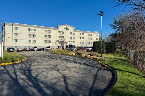 Spring Valley Hotel | Comfortable Quality Inn Spring Valley - Family-Friendly Amenities