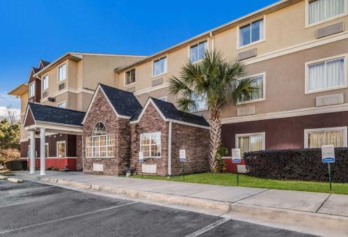 Gracewood Hotel | Family-Friendly Quality Inn & Suites Near Fort Eisenhower