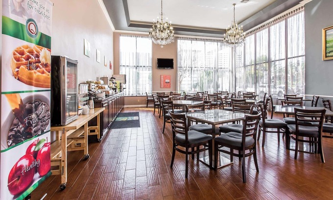 Bell Gardens Hotel | Comfortable Quality Inn & Suites in Bell Gardens, LA